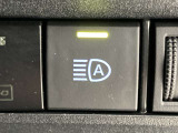 対向車がいないとき、見通しの悪い道路は暗くて怖いですよね。。。こちらのクルマはオートマチックハイビーム搭載です!対向車の有無で自動でハイ・ロウビームに切り替えます。