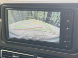 【バックカメラ】駐車時に後方がリアルタイム映像で確認できます。大型商業施設や立体駐車場での駐車時や、夜間のバック時に大活躍!運転スキルに関わらず、今や必須となった装備のひとつです!