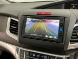 【バックカメラ】運転が苦手な方も車庫入れラクラクです!ギアをリバースに入れれば自動的に切り換わりますので、面倒な操作は不要です♪狭い駐車場もお車を傷つけず安心ですね!