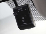 ◆ドライブレコーダー◆映像・音声などを記録する自動車用の装置です。 もしもの事故の際の記録はもちろん、旅行の際の思い出としてドライブの映像を楽しむことができます。