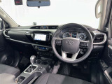 運転席まわりです。 各操作スイッチは使いやすい位置に配置されてます。