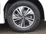 【タイヤ】 【純正15インチアルミホイール】《195/65R15》専用のアルミなのでお車のイメージぴったりですね!