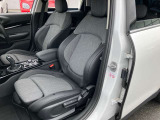 MINIは見切りの良い車です。右左折時や駐車に不安を感じている方も安心して運転することができます!