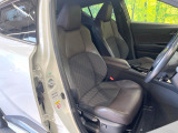 運転席シート廻りは使用感も少なく、良好な状態となっています。前オーナー様が丁寧に使っていたことがよくわかりますね。
