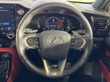 【純正革巻きステアリング】上質な革を使用することで、手にしっかり馴染みとても運転しやすいハンドルです♪