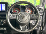 【純正革巻きステアリング】上質な革を使用することで、手にしっかり馴染みとても運転しやすいハンドルです♪