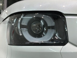 LEDヘッドライトは、点灯の瞬間から最大光量を発揮し、突然暗くなるトンネルなどでの安定感を高めます。