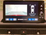 バックでの車庫入れも安心です! リアカメラが付いているバックモニター付のナビを装備しております。バンパーについているソナーや、操作線もついており距離感も画面から確認できます。