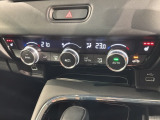 フロント両席にはシートヒーターが付いています!寒い日に便利な装備ですね。