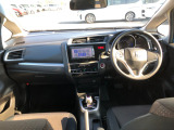 【インパネ全体】手が届きやすく、どなたでも運転しやすいです。シンプルで使いやすい設計になっています!