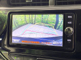 【バックカメラ】駐車時に後方がリアルタイム映像で確認できます。大型商業施設や立体駐車場での駐車時や、夜間のバック時に大活躍!運転スキルに関わらず、今や必須となった装備のひとつです!