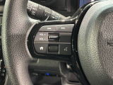 ステアリングにオーディオ操作スイッチが付いています。オーディオ画面に直接タッチしなくても操作が出来ますので、運転に集中できます。
