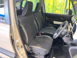 運転席シート廻りは使用感も少なく、良好な状態となっています。前オーナー様が丁寧に使っていたことがよくわかりますね。