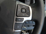 ステアリングスイッチ付き。前方から目を離すことなく操作することが可能です。車線逸脱警報の安全機能付きです!!