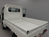 どの向きに停めても荷物の積み下ろしがしやすい3方開。