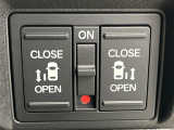 【両側パワースライドドア】スマートキーや運転席のスイッチで後席両側スライドドアの開閉が可能♪電動だから力を入れてドアを開ける必要が無く、小さなお子様でも簡単に開け閉めでき快適です♪