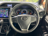 【純正革巻きステアリング】上質な革を使用することで、手にしっかり馴染みとても運転しやすいハンドルです♪