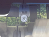 【ドライブレコーダー】ドライブレコーダー装備!走行中はもちろん、あおり運転や事故に遭遇した際、映像で記録し、万一のリスクに備えます。※記録用SDカードはお客様ご自身でご準備いただく必要があります。