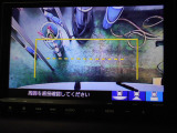 バックカメラの画像です。ガイドラインがスムースな車庫入れをサポートいたします。車庫入れの安心感がアップしますね。