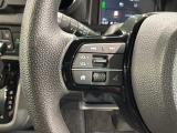 ステアリングにオーディオ操作スイッチが付いています。オーディオ画面に直接タッチしなくても操作が出来ますので、運転に集中できます。