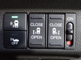 運転席からもスライドドアをボタン操作でスピーディーに開閉できます!またスマートキーでも操作できるので便利です。