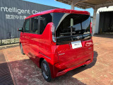 フロントだけでなく、バックソナーも付いてるので駐車時もバッチリ補助してくれます(*^^*)
