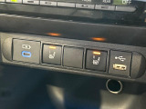 【前席+後席シートヒーター】寒い日に重宝するシートヒーターを後席にも装備!エアコンより早く温まってくれるので寒がりの人も安心ですね♪エアコンの温風は乾燥するから苦手、という方にもをおすすめです。