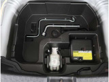【パンク修理キット】車の軽量化や無駄を無くす為、応急タイヤパンクキットが搭載されています。