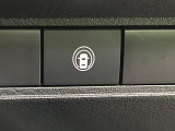 【インテリジェントエマージェンシーブレーキ】フロントカメラで前方の車両や歩行者を検知。衝突しそうな時は衝突被害軽減ブレーキが作動、衝突回避をサポート。より安全にドライブをお楽しみいただけます。