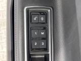 ◆パワーシート『電動パワーシートですので運転中のシート調節も安全に行えます。微調整も可能ですのであなただけのドライビングポジションを実現します。』