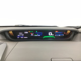 メータは先進的なデジタルメーターを採用!ゆっくりと数字が動くのでとても見やすく表示されます!続可能距離等の情報やHonda SENSINGの注意・警告も表示します!