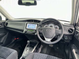 運転席まわりです。 各操作スイッチは使いやすい位置に配置されてます。