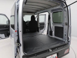 開口部が大きく荷物の積み下ろしがしやすいです。