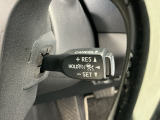 アクセルから足を離しても設定したスピードを保ち走行し、高速道路での疲労軽減に役立つクルーズコントロール付きです!