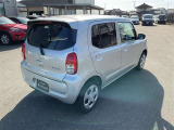 法定整備費用は本体価格に含まれております。洗練されたサービススタッフが法定整備を実施し、必要に応じて交換・修理作業を施したうえで、安心してお乗りいただける状態にしてお引渡し致します。