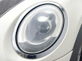 ●LEDヘッドライト:夜間走行時も良好な視界を確保し安心して運転できる高輝度LEDヘッドライトを装備!点灯速度が早く、消費電力も抑えられています。