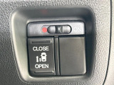 【パワースライドドア】スマートキーや運転席のスイッチでスライドドアの開閉が可能♪電動だから力を入れてドアを開ける必要が無く、小さいお子様でも、重い荷物を持っている時もラクに開け閉めできます♪