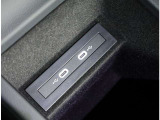センターコンソール内にUSBCが二つ搭載がございます。