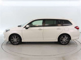 ロングラン保証付き。トヨタのお店で中古車をお買い上げいただいたお客様に安心で快適なカーライフをお約束する。1年間の保証です。