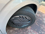 185/60R16タイヤと専用ホイールキャップ付き!冬タイヤは別途ご用意が必要です。ぜひご相談ください(^^♪