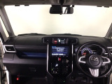 【前方視界】開放的な前方視界!運転がしやすく疲れにくいです♪窓が大きく、見通しがとっても良いおクルマですよ♪