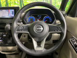 【純正革巻きステアリング】上質な革を使用することで、手にしっかり馴染みとても運転しやすいハンドルです♪