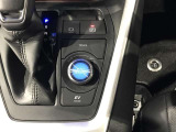 シフト連動パーキングブレーキ&オートブレーキホールド機能付きで運転が快適に&hellip;♪