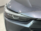 LEDヘッドライトは、点灯の瞬間から最大光量を発揮し、突然暗くなるトンネルなどでの安定感を高めます。