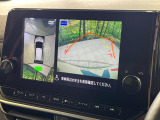【アラウンドビューモニター】専用のカメラにより、上から見下ろしたような視点で360度クルマの周囲を確認することができます☆死角部分も確認しやすく、狭い場所での切り返しや駐車もスムーズに行えます。