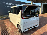 フロントだけでなく、バックソナーも付いてるので駐車時もバッチリ補助してくれます(*^^*)