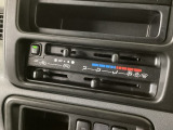 【マニュアルエアコン】手の届きやすい所で簡単操作のダイヤル式空調コントロールパネル。エアコン付きでオールシーズンお好みの温度調整ができ快適なドライブ。快適空間で楽しいお出かけ、何処へ行きましょう♪