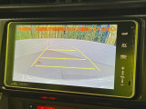 【バックカメラ】駐車時に後方がリアルタイム映像で確認できます。大型商業施設や立体駐車場での駐車時や、夜間のバック時に大活躍!運転スキルに関わらず、今や必須となった装備のひとつです!