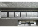 ステアリングヒーター付き。寒い日のドライブも、手のひらから温めてくれます。