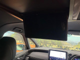 【12.8型フリップダウン】大画面モニターで後席でもエンタメをお楽しみいただけます。家族や友人とお出かけする機会が多い方に大人気です♪